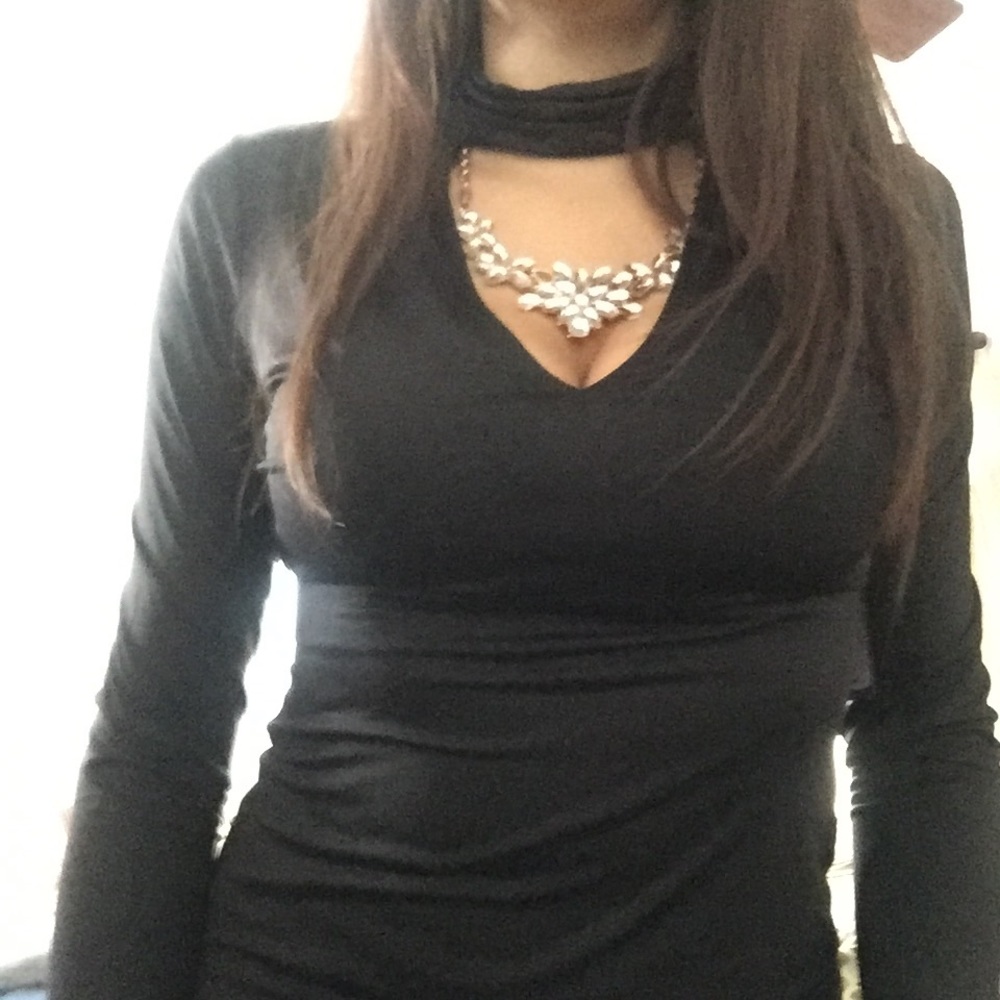 Guess black v neck  top